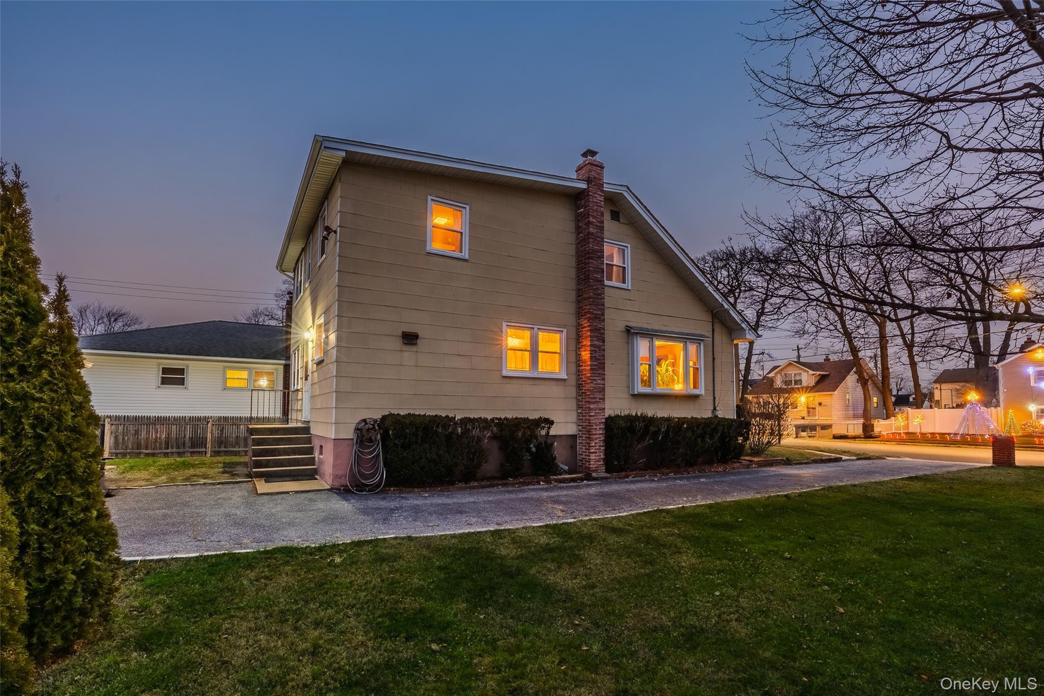 Single Family Western  Nassau County, NY 11510, MLS-943135-7