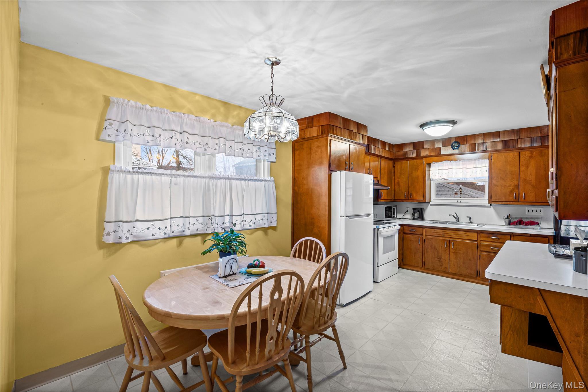 Single Family Western  Nassau County, NY 11510, MLS-943135-8