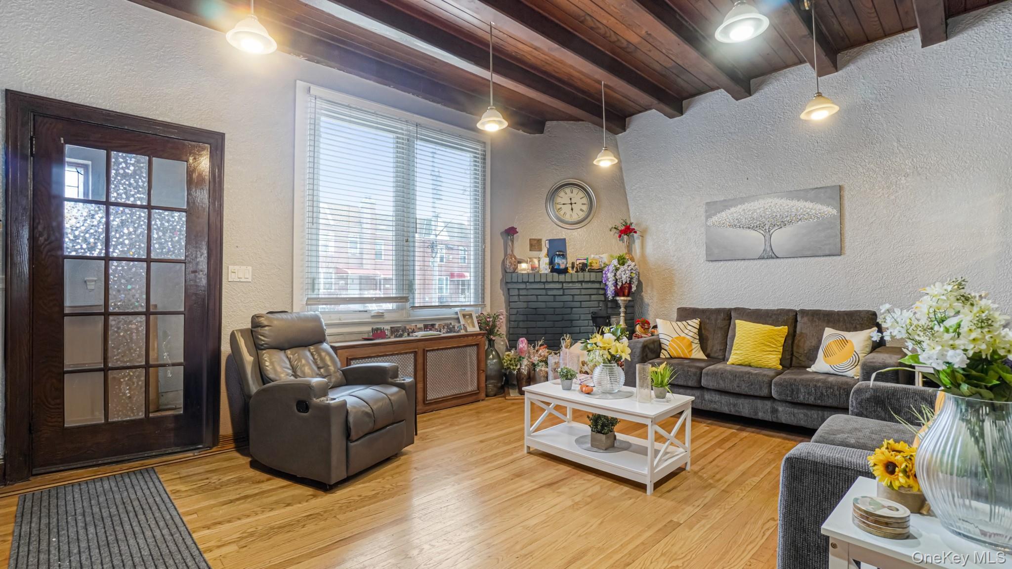 Single Family Yates  Bronx, NY 10469, MLS-943139-4