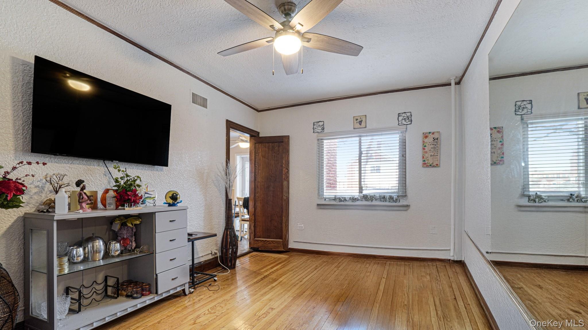 Single Family Yates  Bronx, NY 10469, MLS-943139-5