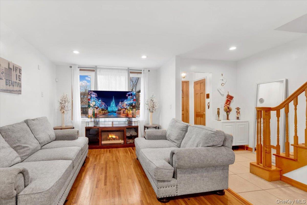 Single Family Brinsmade  Bronx, NY 10465, MLS-943146-13