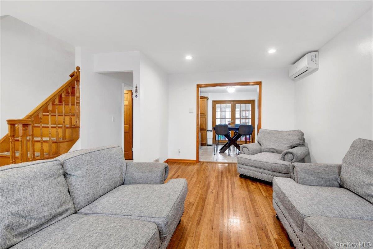 Single Family Brinsmade  Bronx, NY 10465, MLS-943146-14