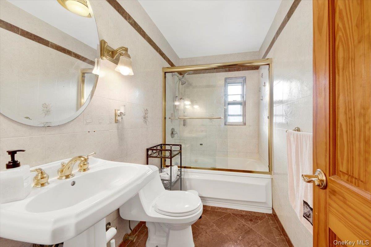 Single Family Brinsmade  Bronx, NY 10465, MLS-943146-16