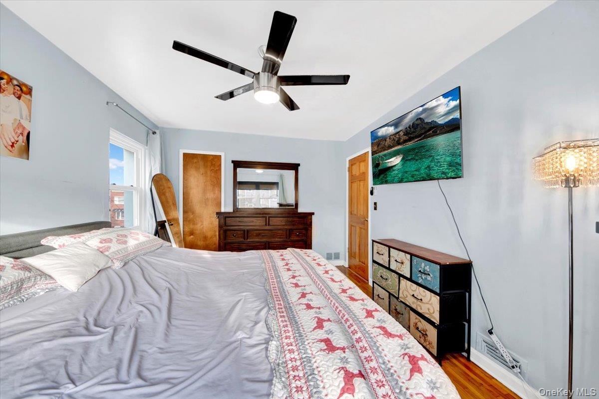 Single Family Brinsmade  Bronx, NY 10465, MLS-943146-20