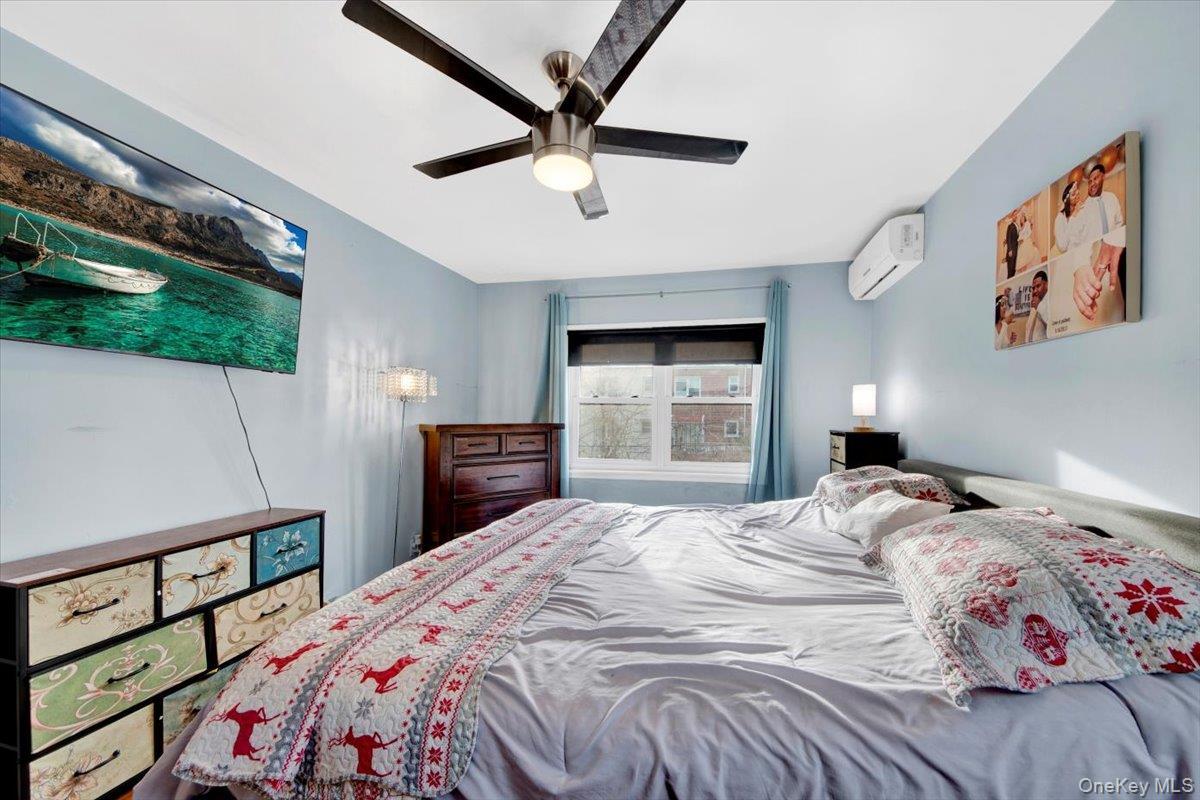 Single Family Brinsmade  Bronx, NY 10465, MLS-943146-21