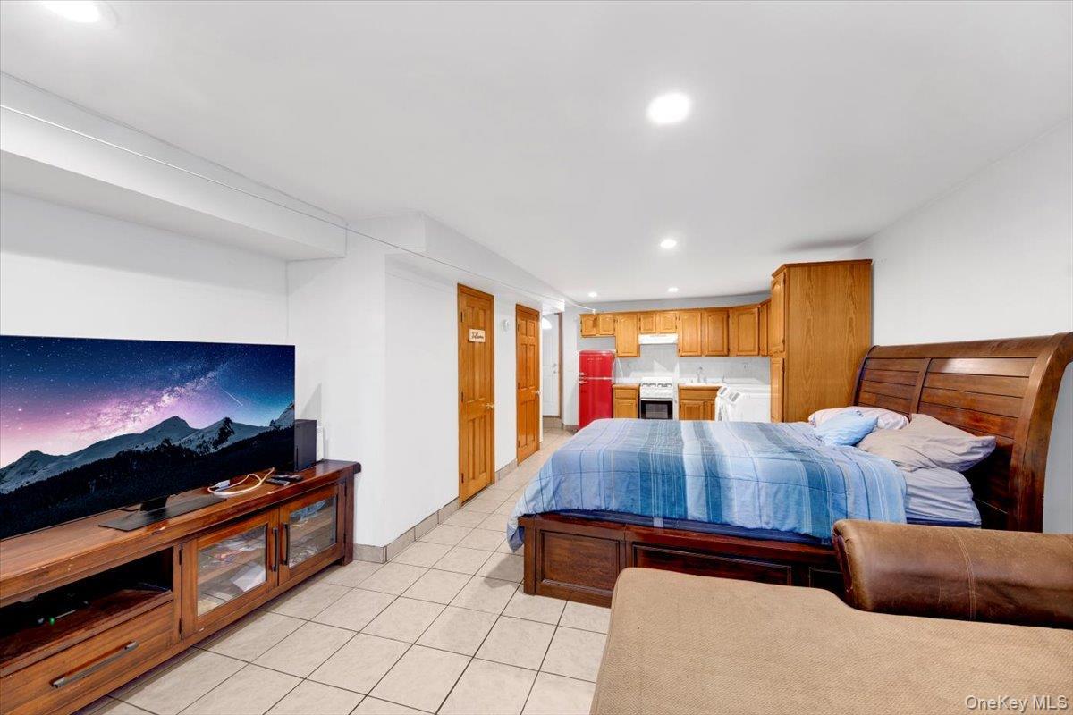 Single Family Brinsmade  Bronx, NY 10465, MLS-943146-24