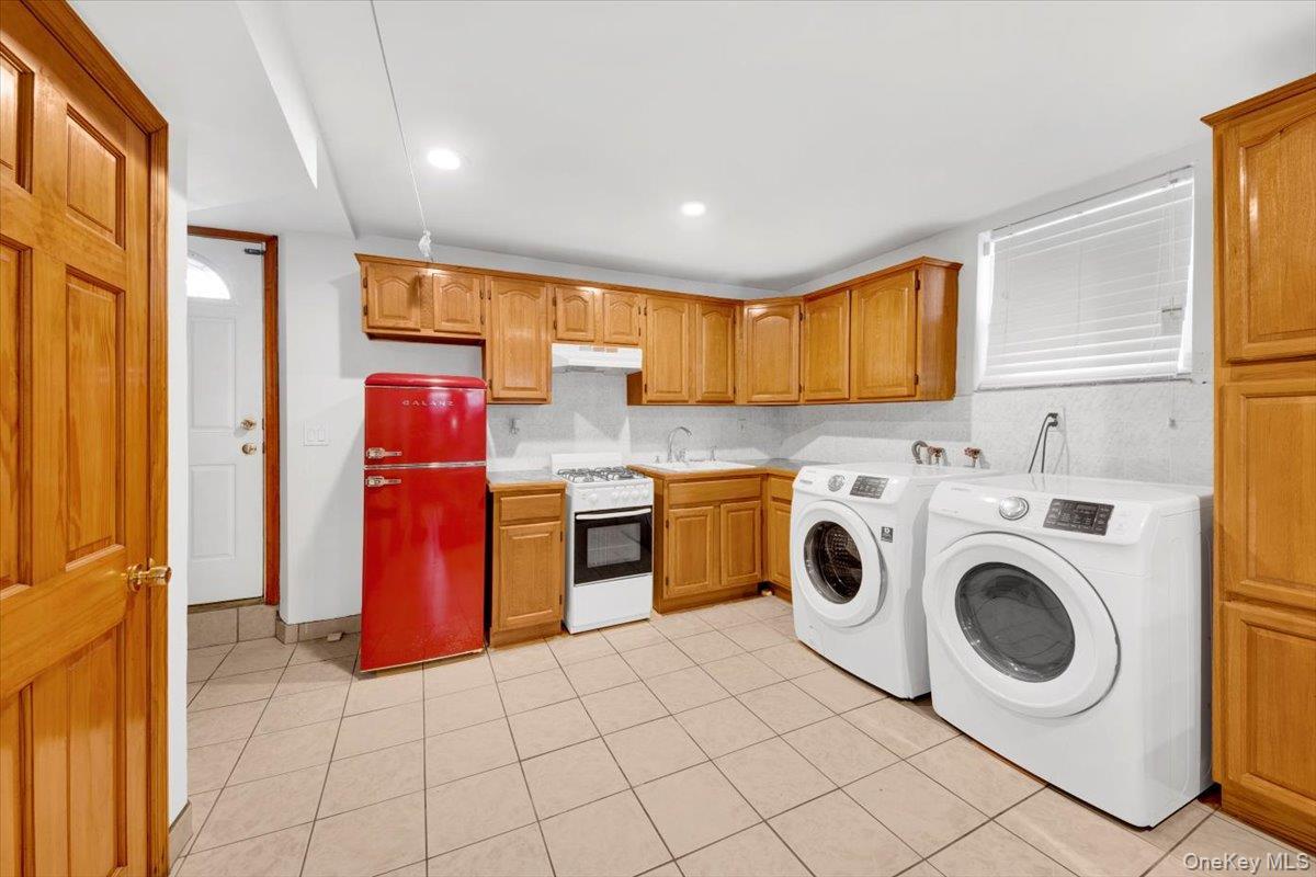 Single Family Brinsmade  Bronx, NY 10465, MLS-943146-30