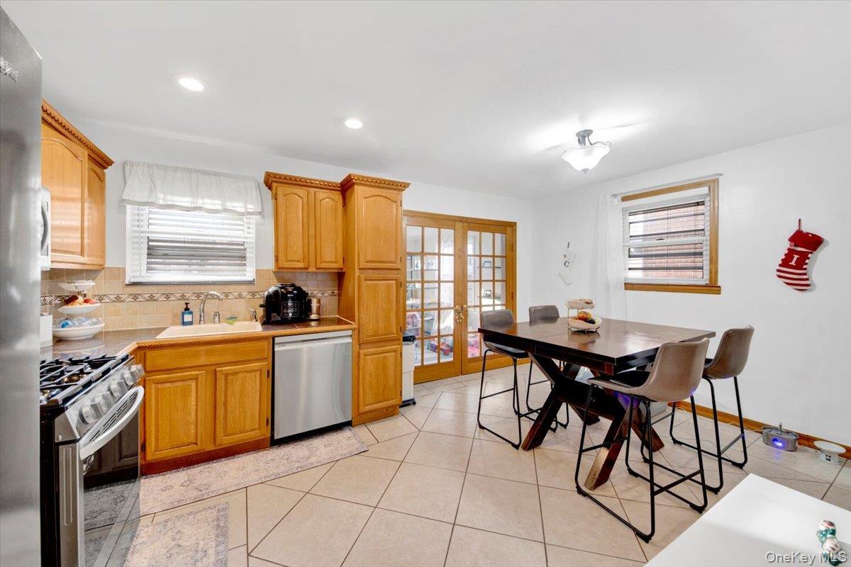 Single Family Brinsmade  Bronx, NY 10465, MLS-943146-5