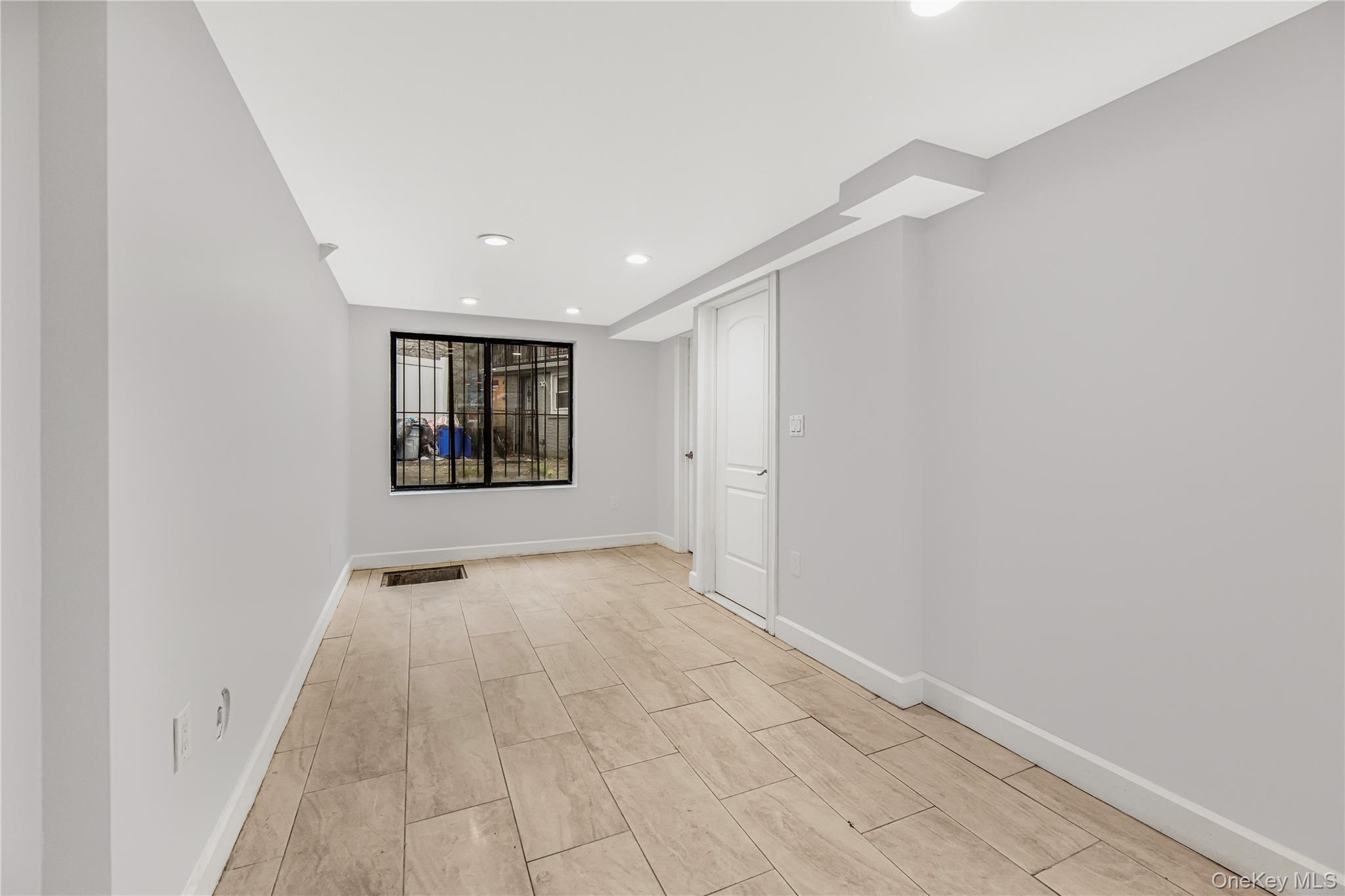 Single Family Williamsbridge  Bronx, NY 10467, MLS-943169-20