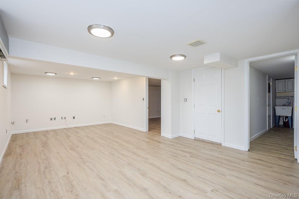 Single Family Neptune  Orange County, NY 10950, MLS-943174-25