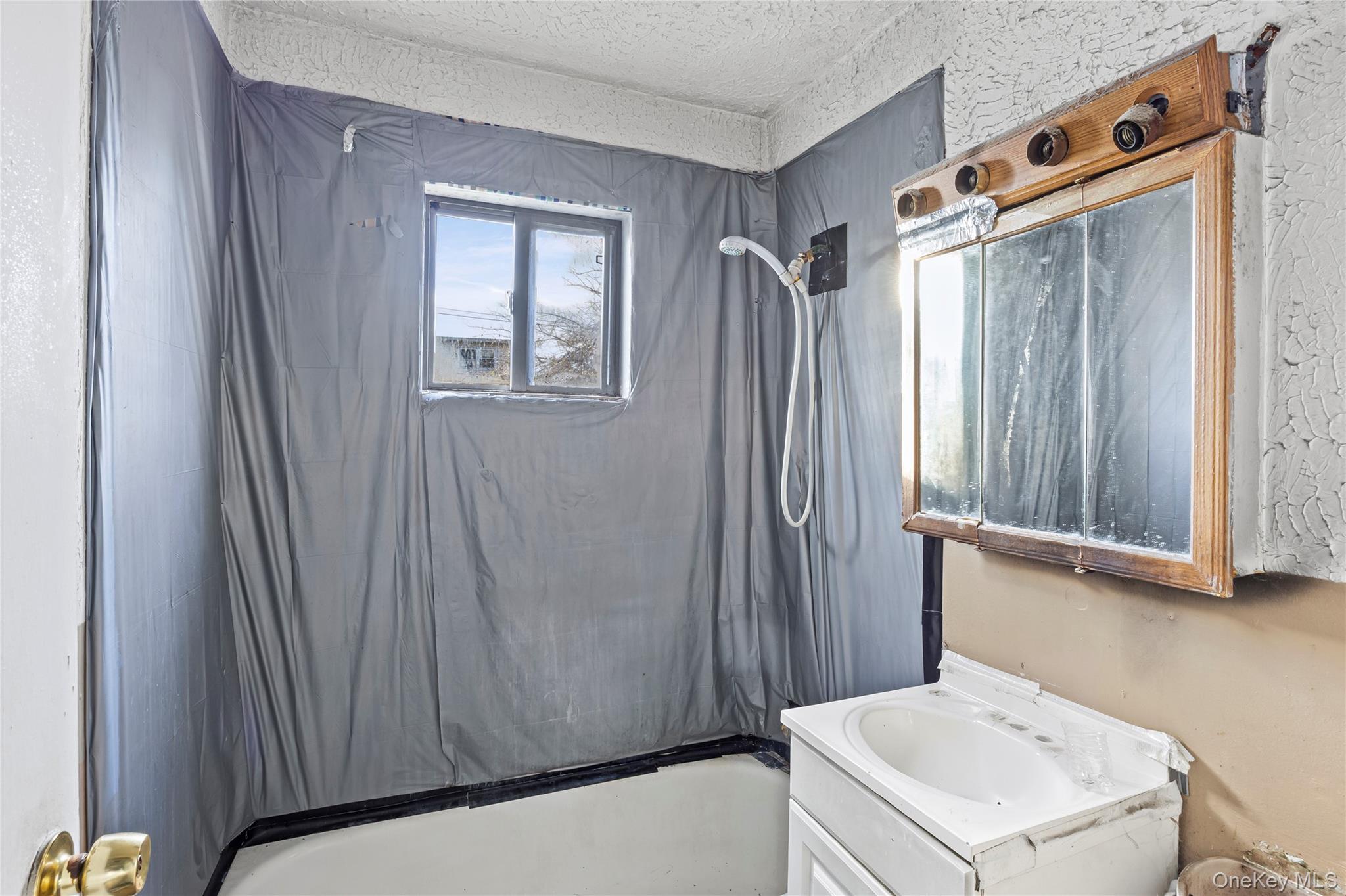 Single Family Sportsman Suffolk County, NY 11967, MLS-943176-12