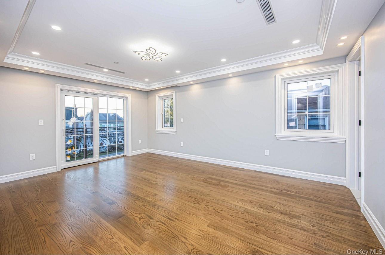 Single Family 202nd Queens, NY 11361, MLS-943182-25