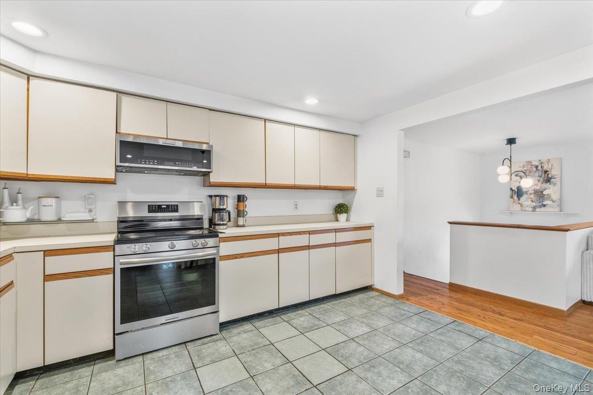 Single Family Aqueduct  Putnam County, NY 10524, MLS-943195-17