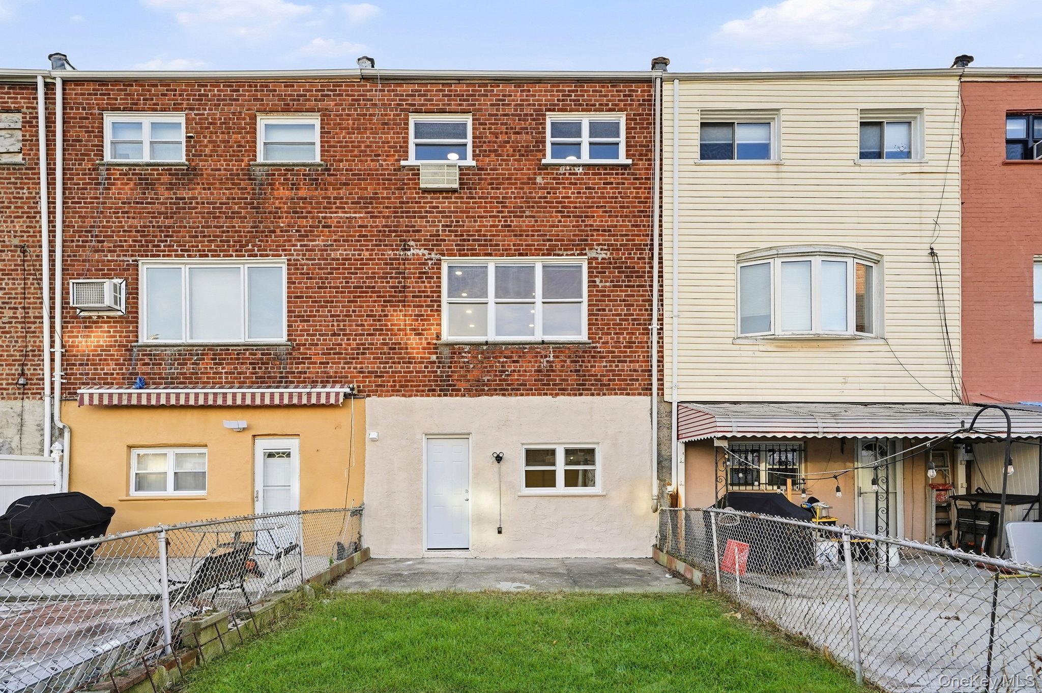 Single Family Balcom  Bronx, NY 10465, MLS-943197-29