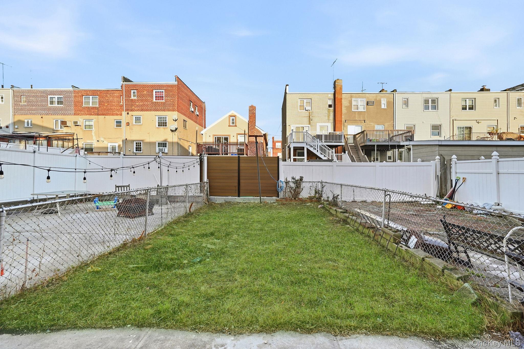 Single Family Balcom  Bronx, NY 10465, MLS-943197-30