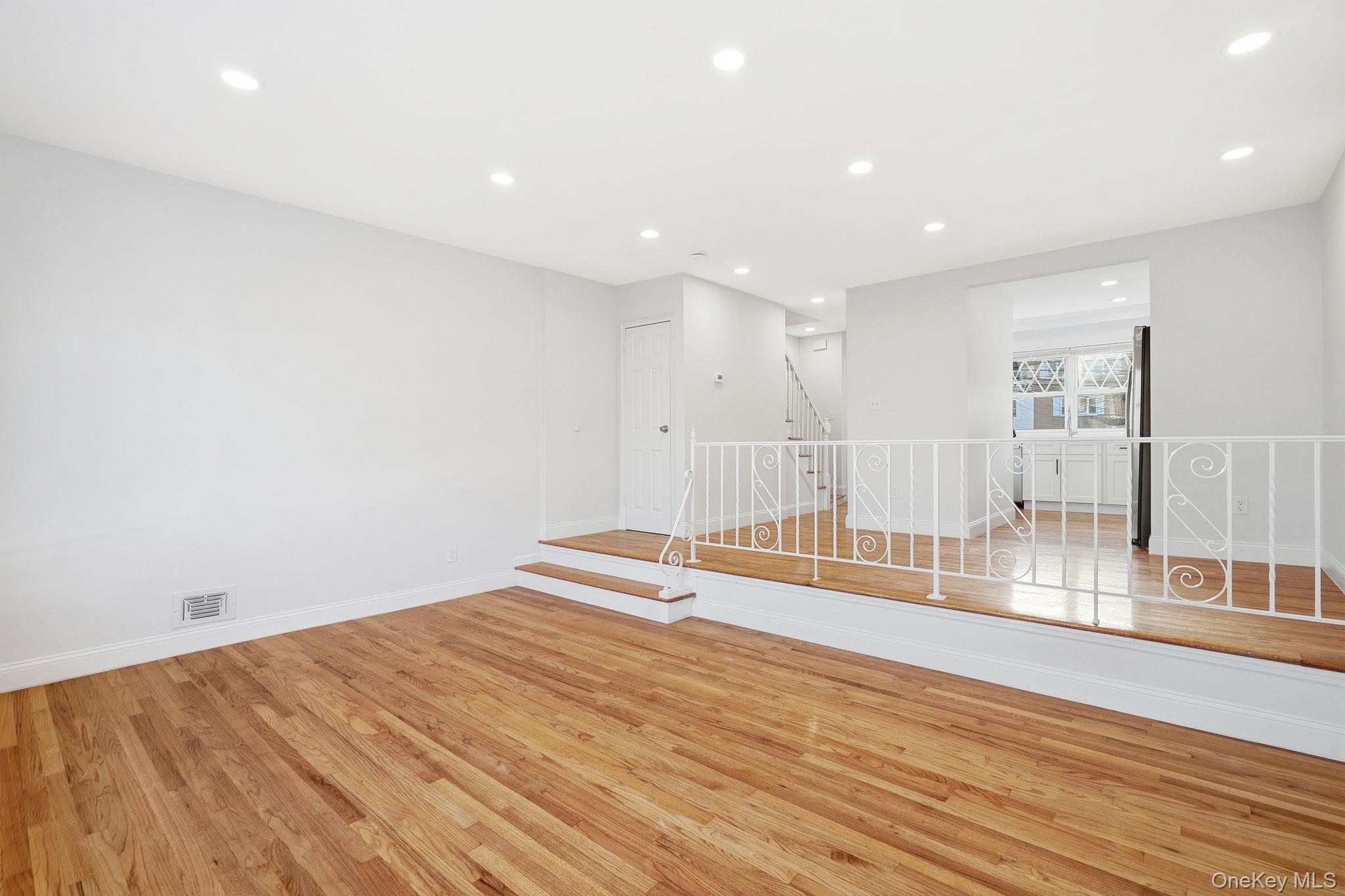 Single Family Balcom  Bronx, NY 10465, MLS-943197-6