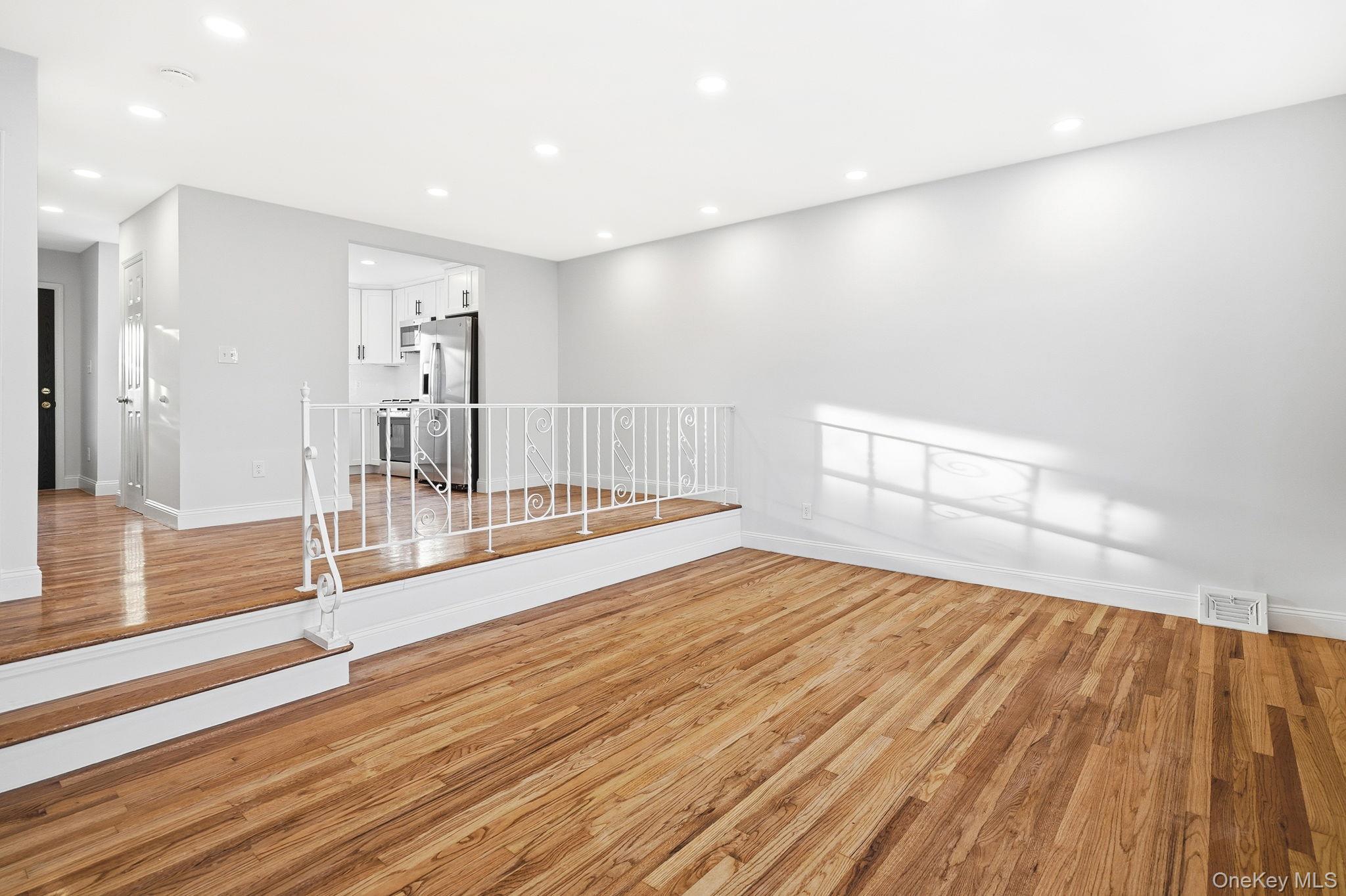 Single Family Balcom  Bronx, NY 10465, MLS-943197-7