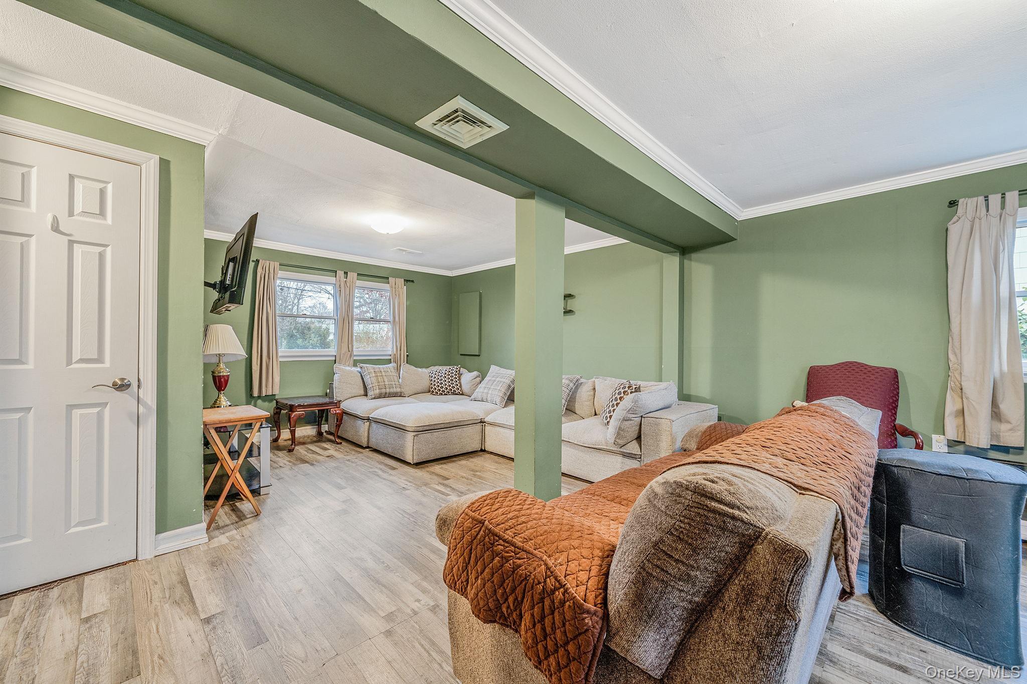 Single Family Woodrow Suffolk County, NY 11704, MLS-943226-15