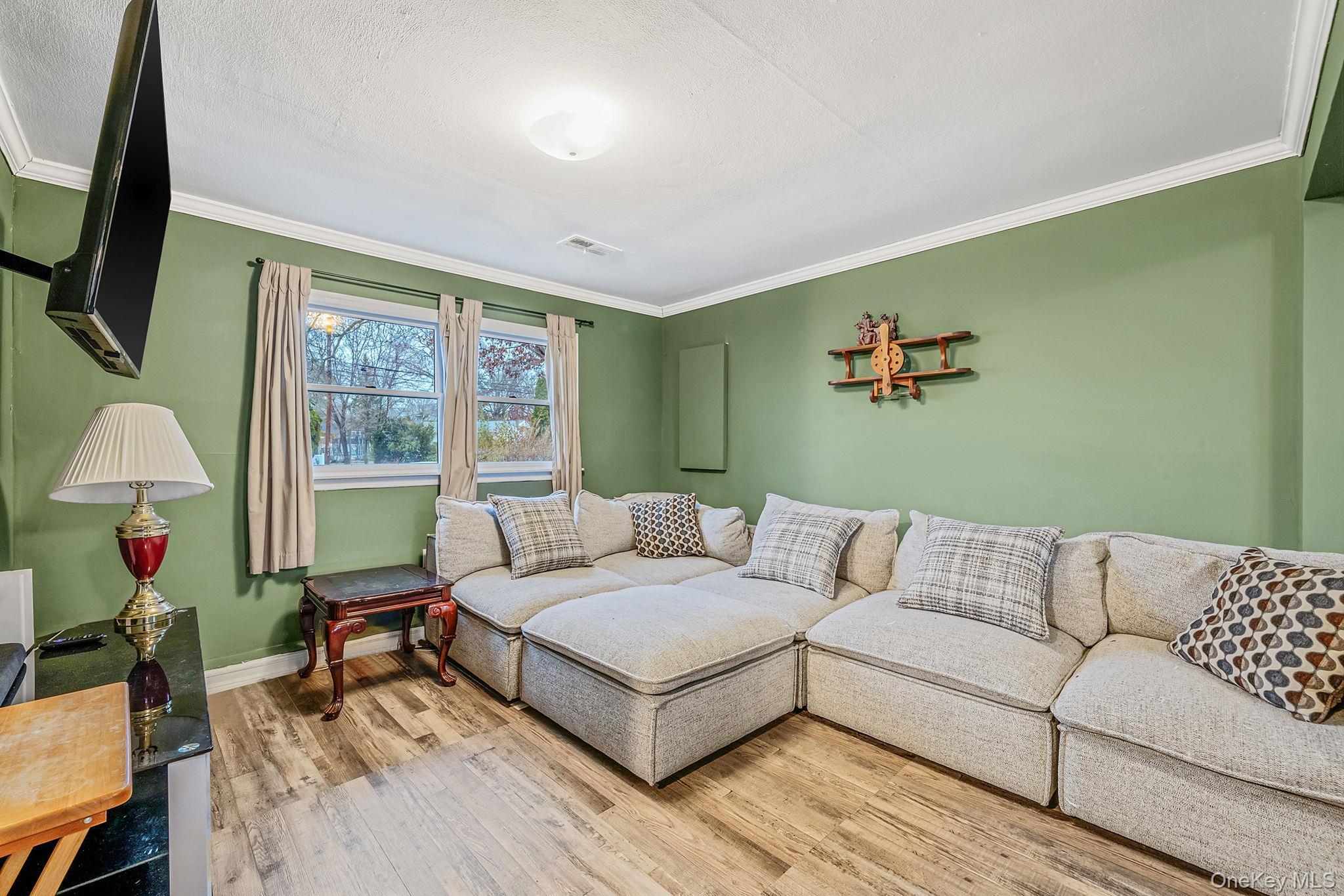 Single Family Woodrow Suffolk County, NY 11704, MLS-943226-16