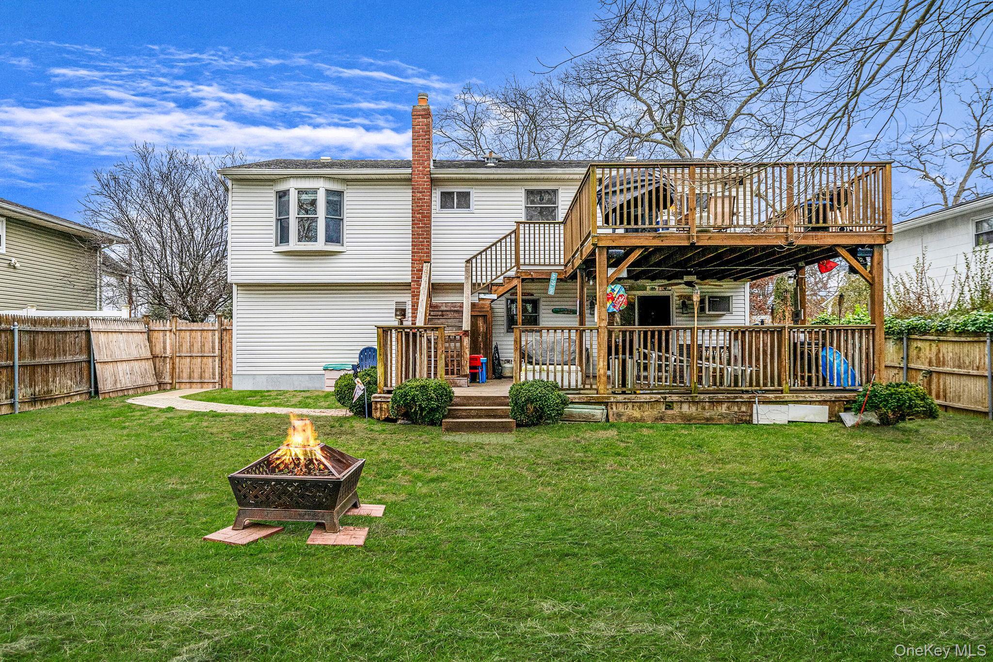 Single Family Woodrow Suffolk County, NY 11704, MLS-943226-22