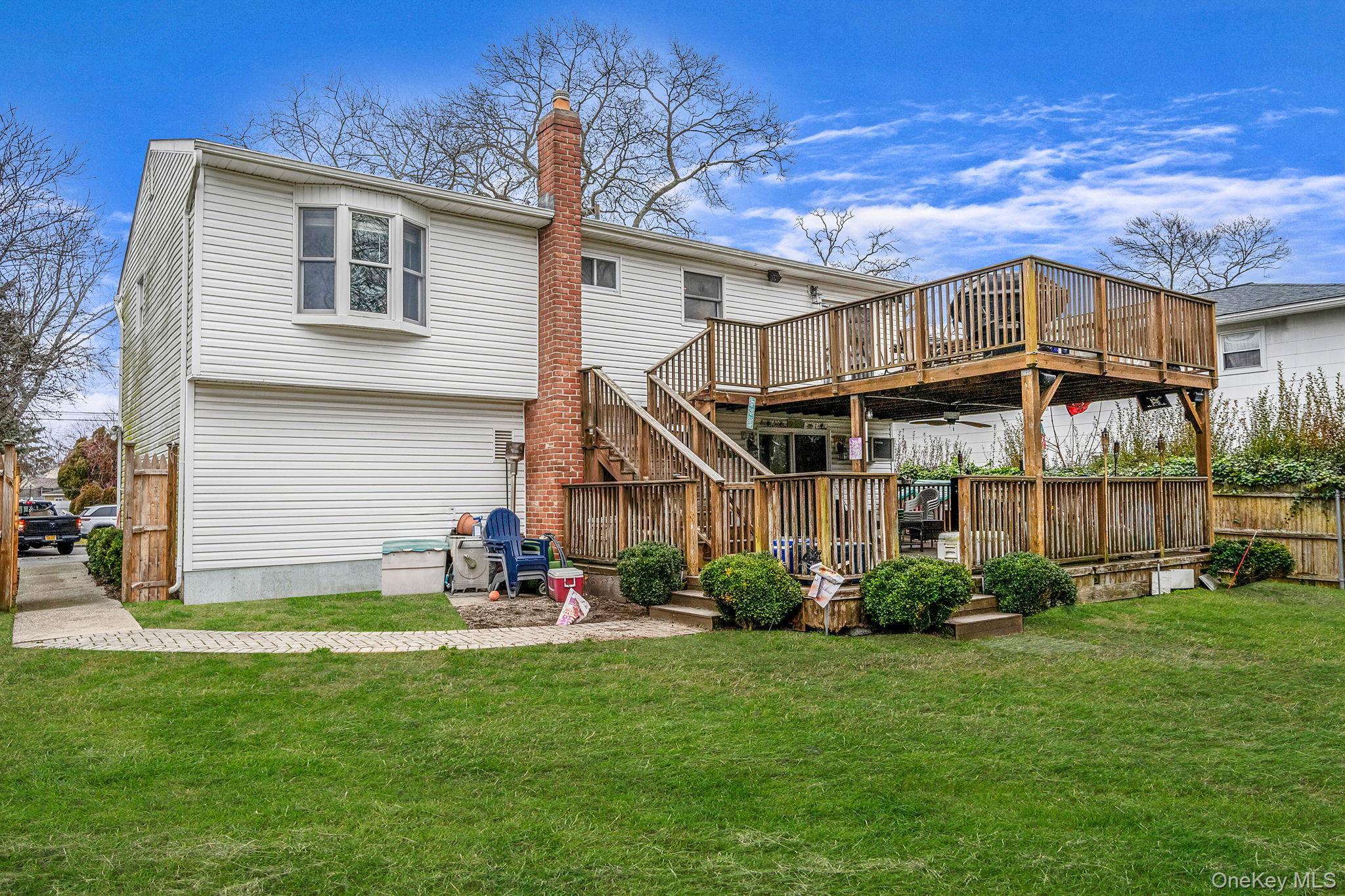 Single Family Woodrow Suffolk County, NY 11704, MLS-943226-23