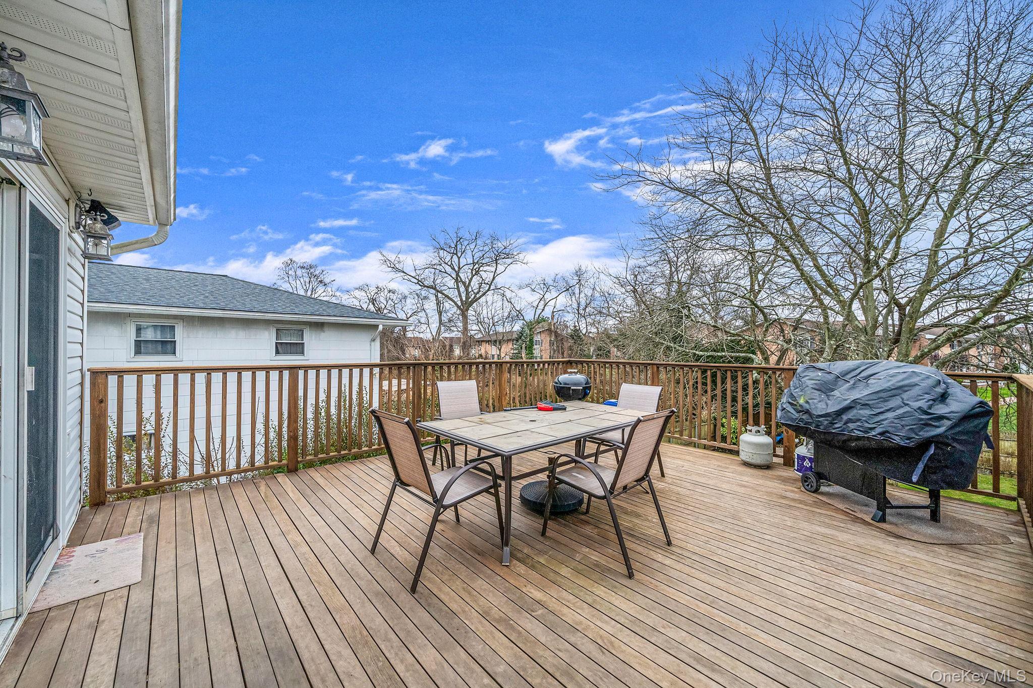 Single Family Woodrow Suffolk County, NY 11704, MLS-943226-26