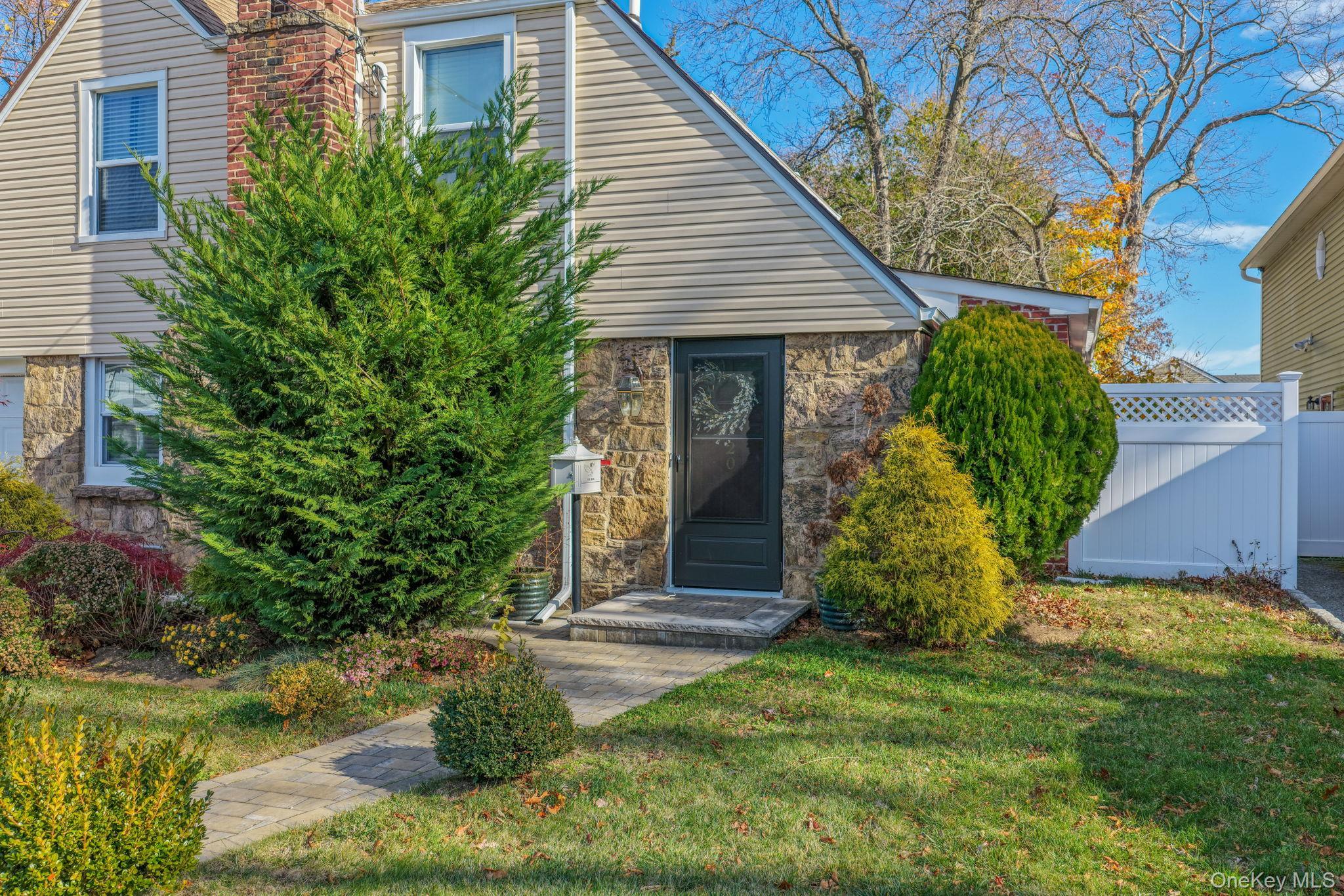 Single Family Sterling  Nassau County, NY 11575, MLS-943234-31