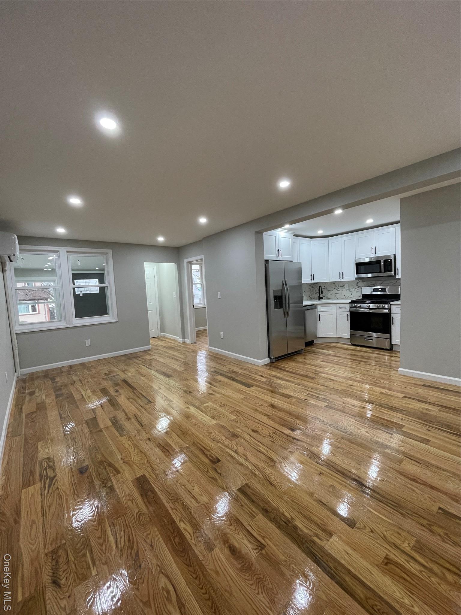 Single Family 196th Queens, NY 11412, MLS-943246-11