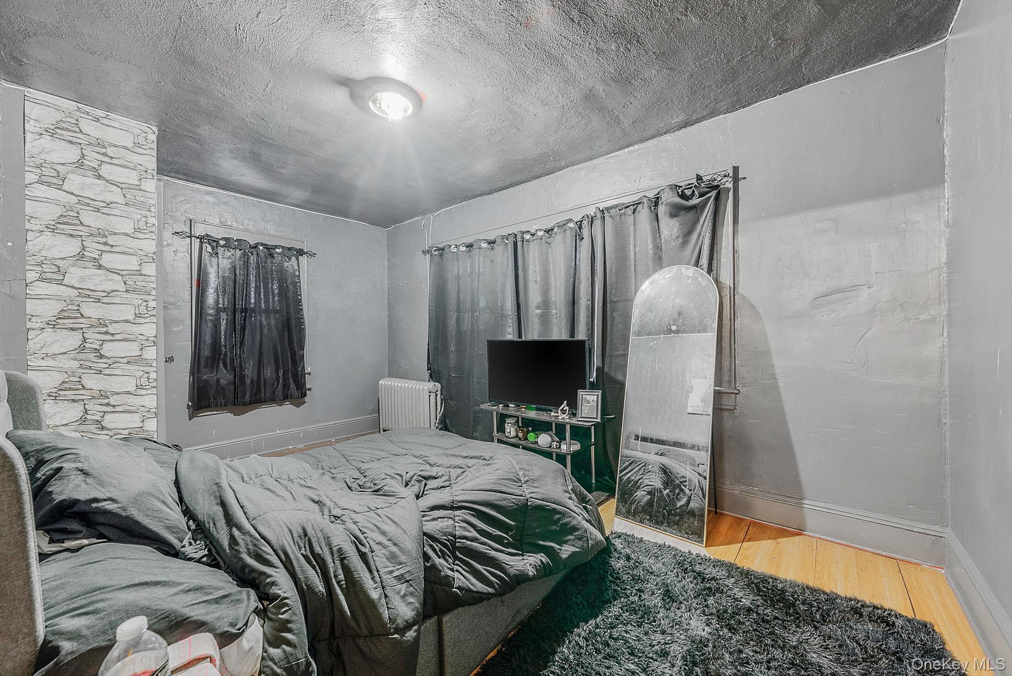 Single Family Seaman  Nassau County, NY 11520, MLS-943252-22