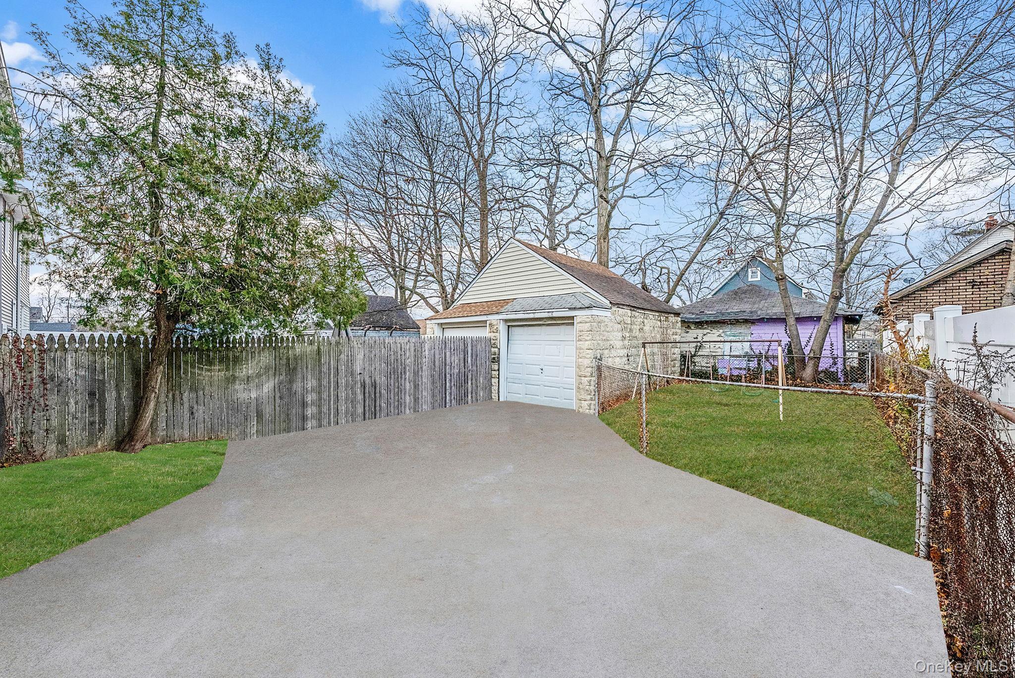 Single Family Seaman  Nassau County, NY 11520, MLS-943252-5