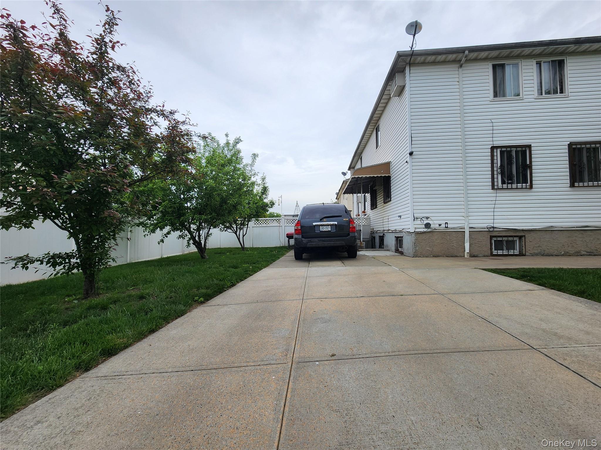 Single Family 223rd  Queens, NY 11413, MLS-943256-21