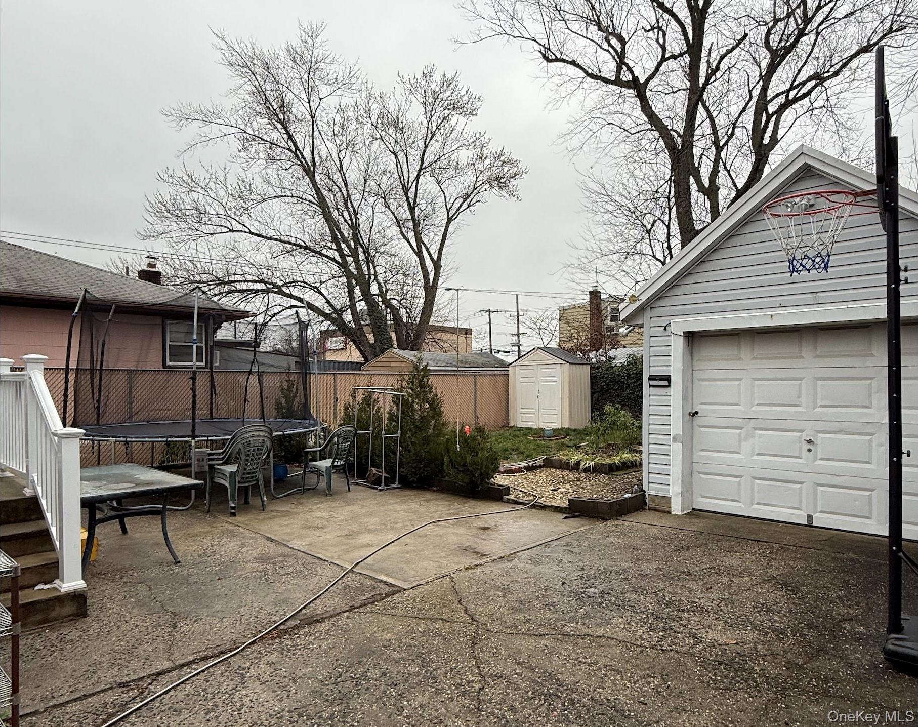 Single Family Litchfield Nassau County, NY 11003, MLS-943261-10