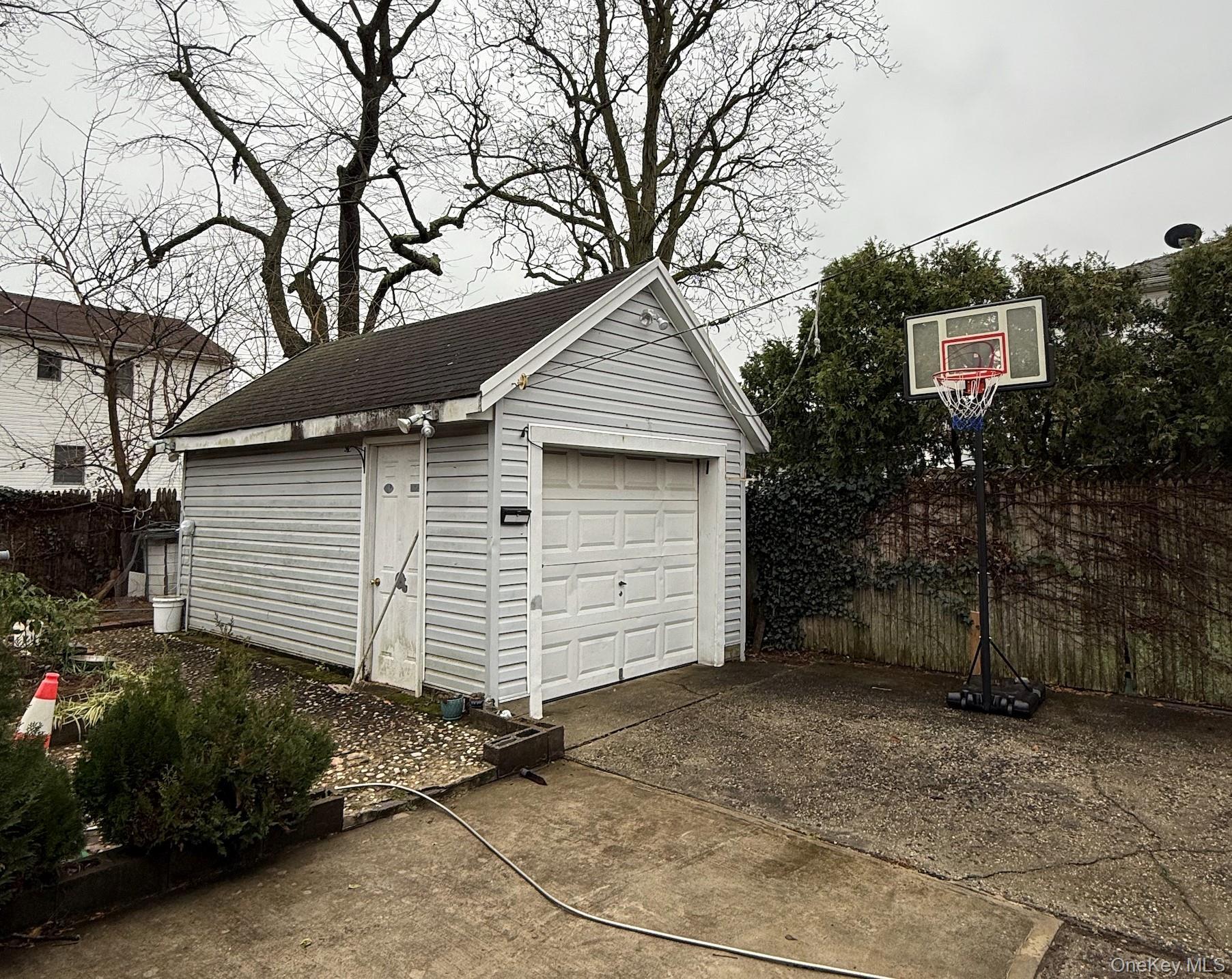 Single Family Litchfield Nassau County, NY 11003, MLS-943261-11