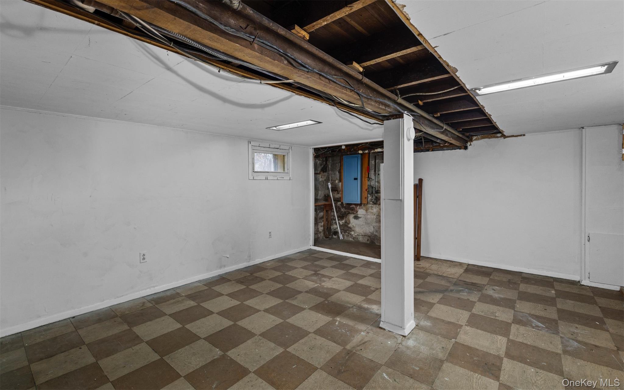 Single Family Orchard Nassau County, NY 11710, MLS-943270-17