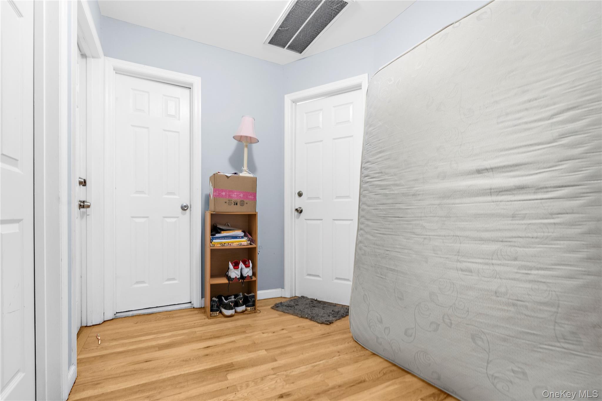Single Family Fairway  Suffolk County, NY 11901, MLS-943323-4