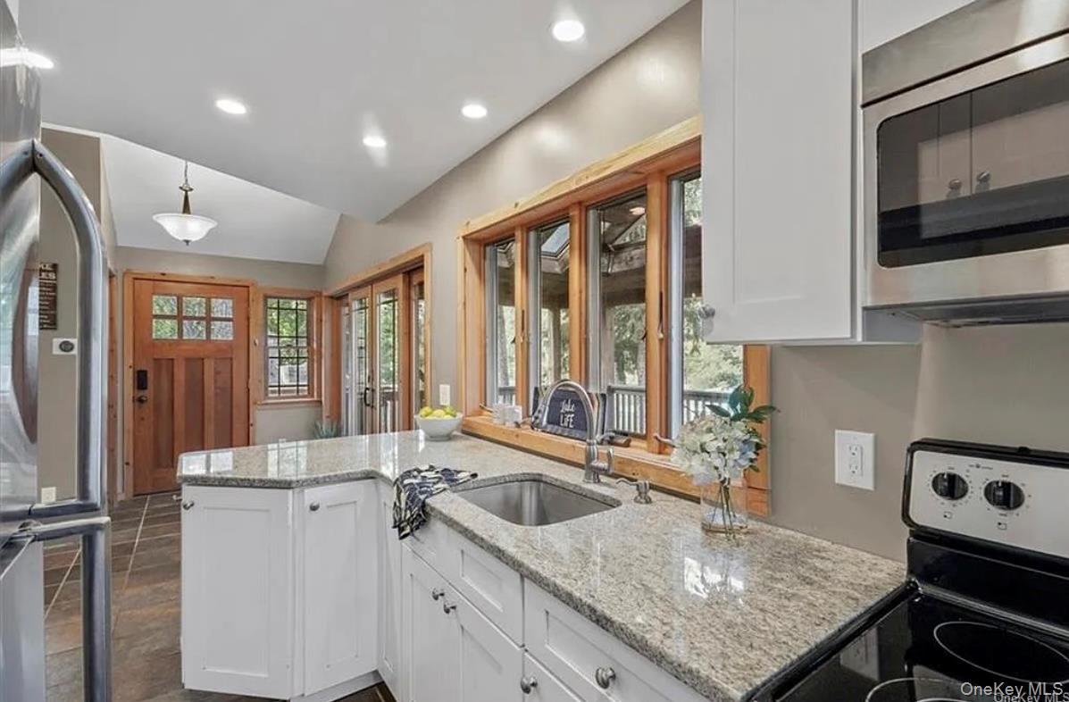 Single Family Oakdale Putnam County, NY 10579, MLS-943331-4