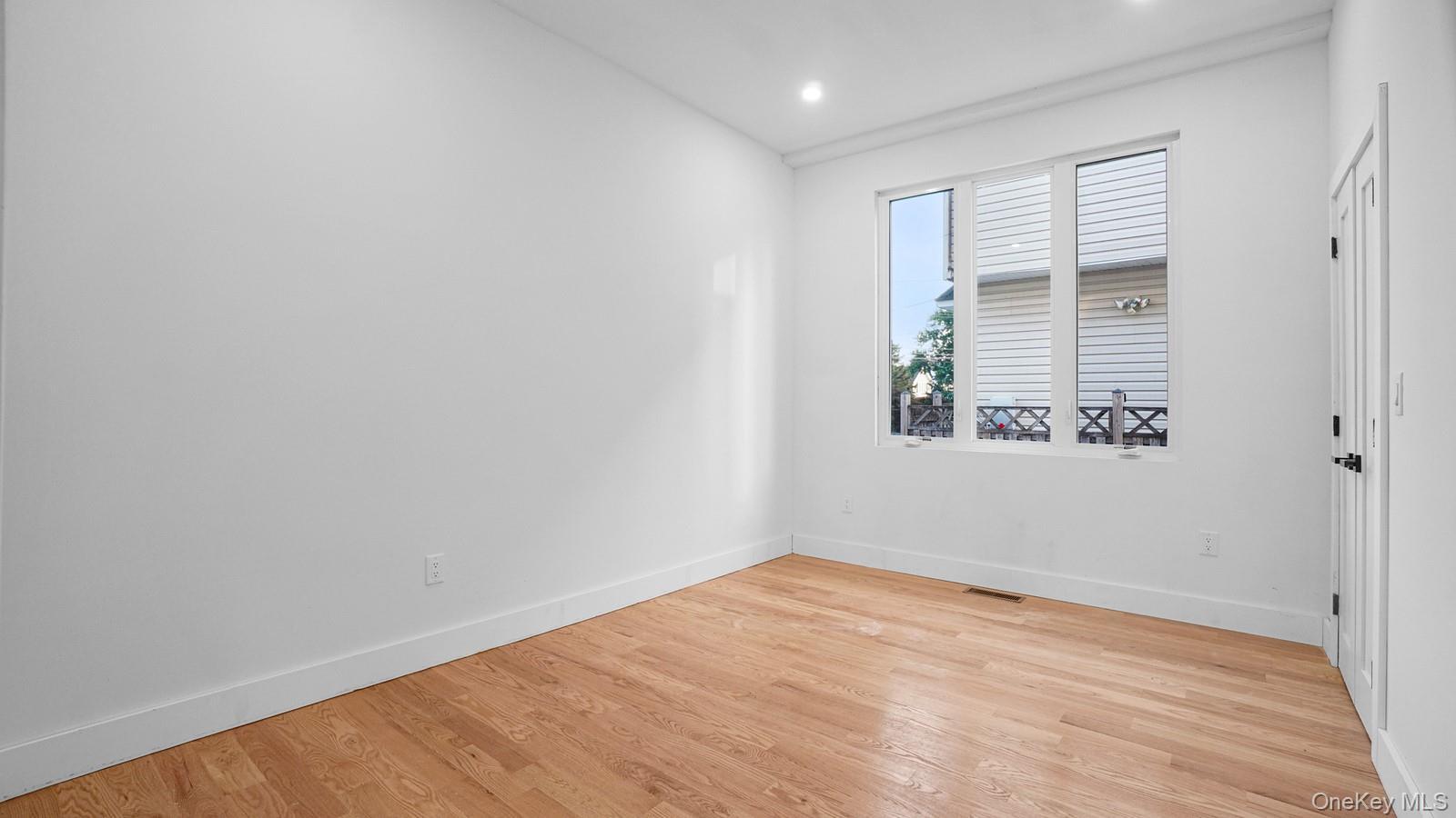 Single Family Tierney  Bronx, NY 10465, MLS-943364-11