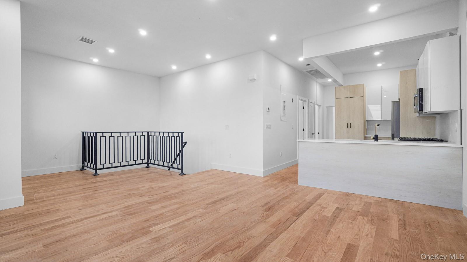 Single Family Tierney  Bronx, NY 10465, MLS-943364-14