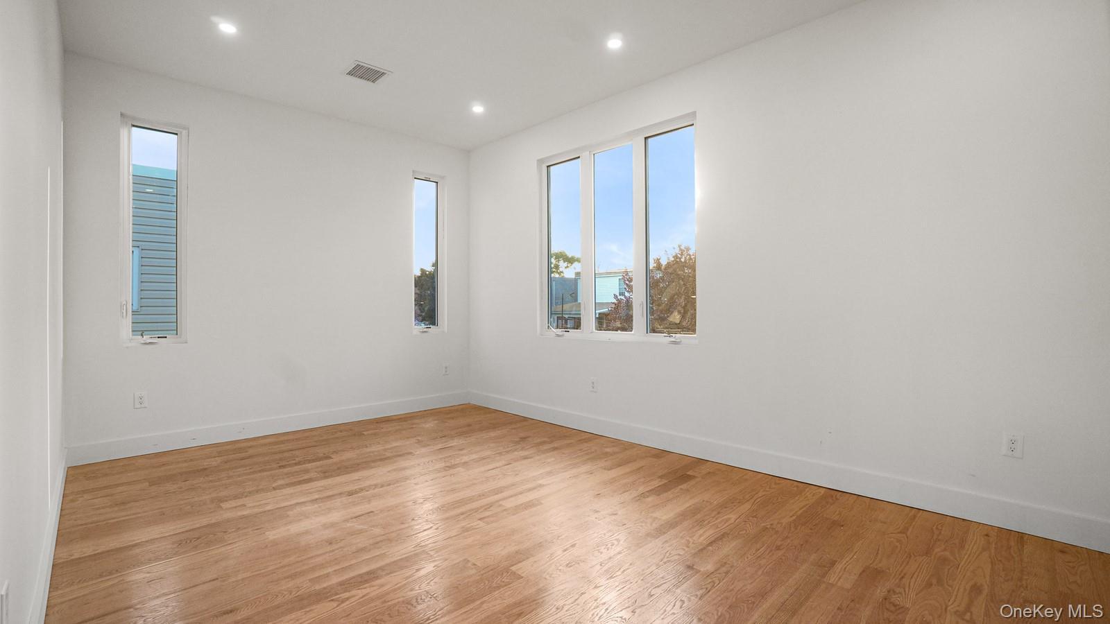 Single Family Tierney  Bronx, NY 10465, MLS-943364-18