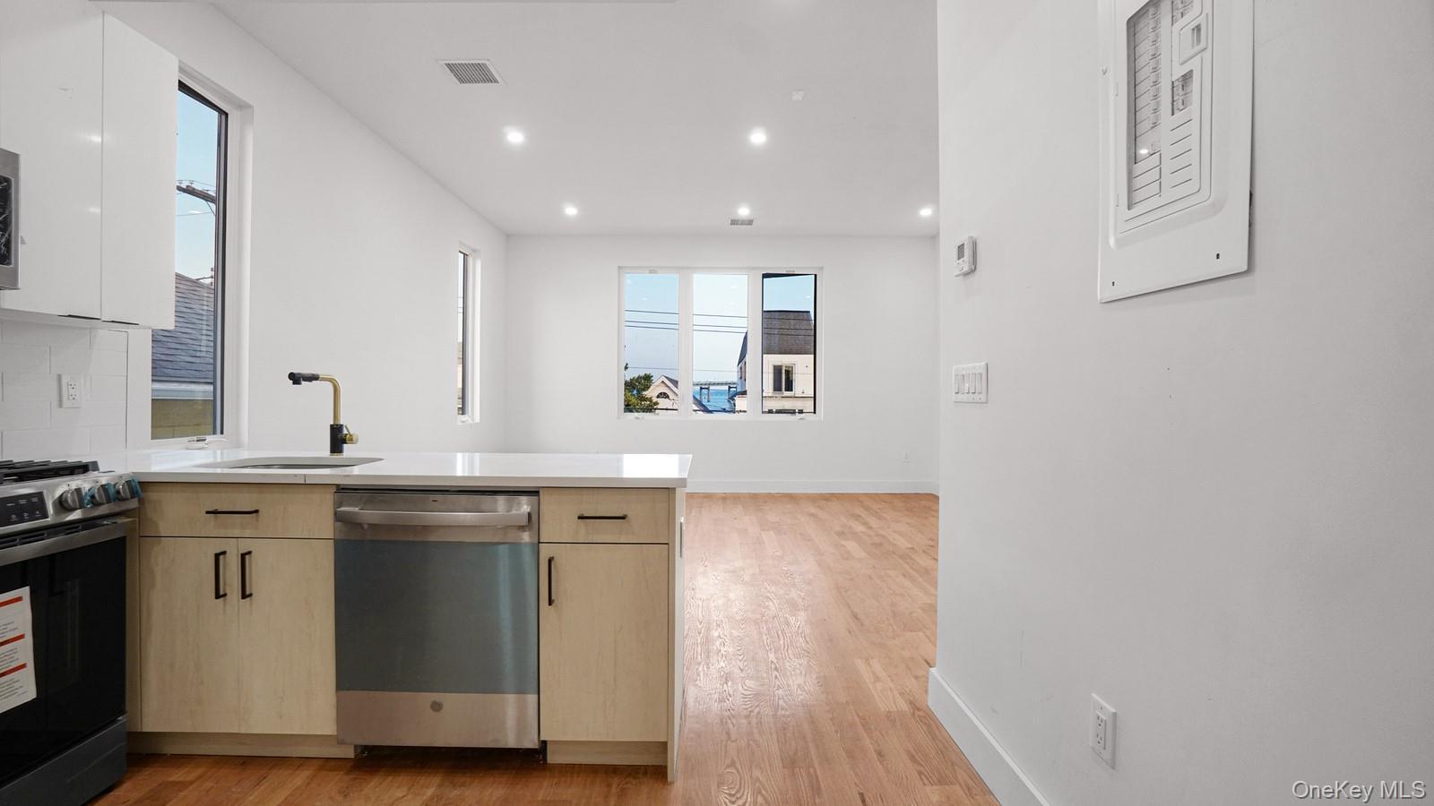 Single Family Tierney  Bronx, NY 10465, MLS-943364-9