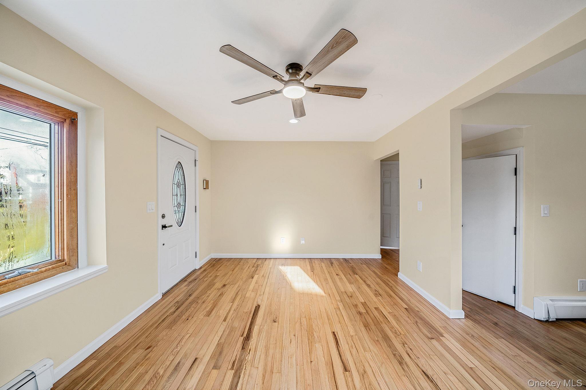 Single Family Walnut Suffolk County, NY 11772, MLS-943382-11