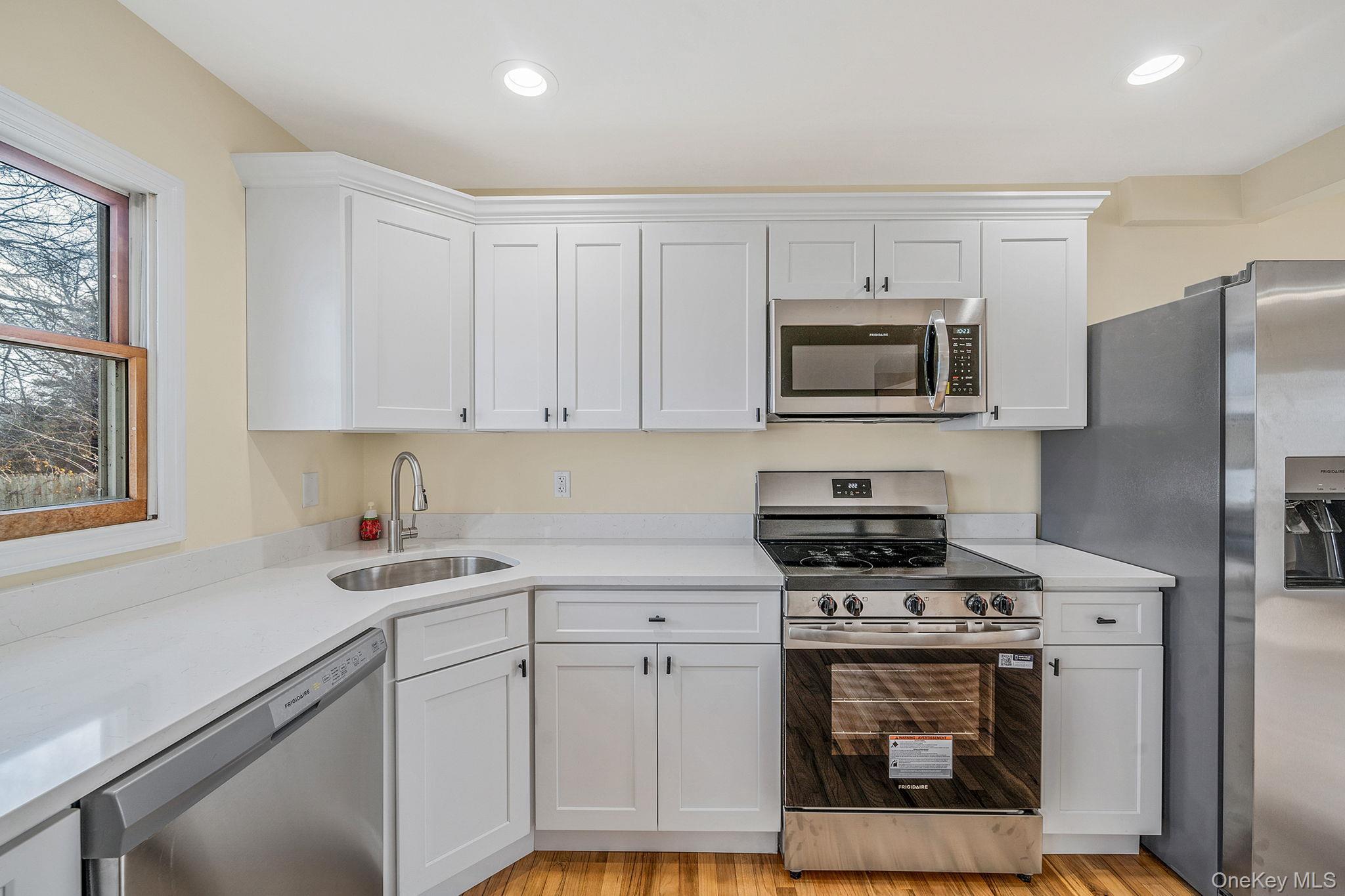 Single Family Walnut Suffolk County, NY 11772, MLS-943382-2