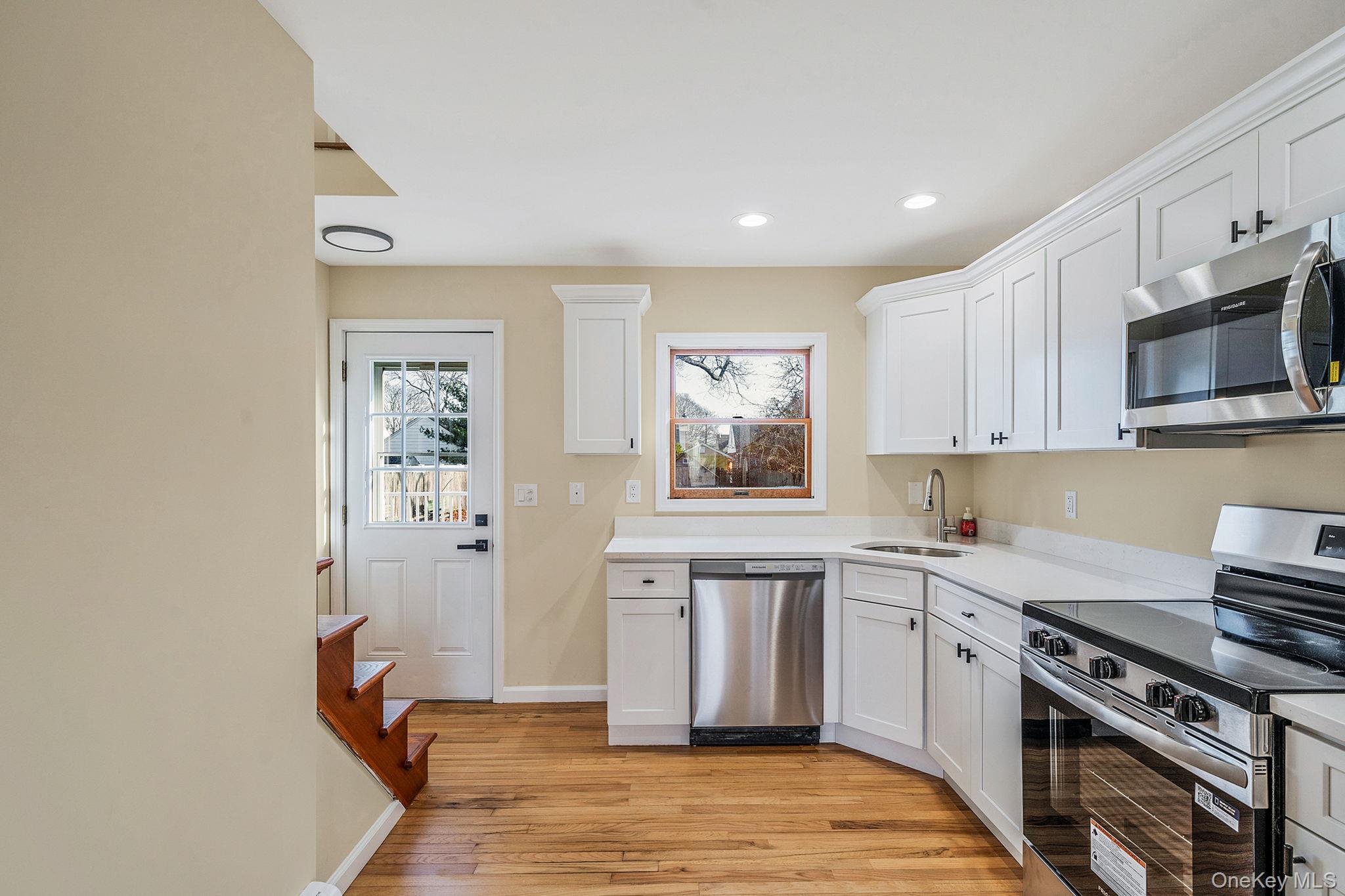 Single Family Walnut Suffolk County, NY 11772, MLS-943382-5