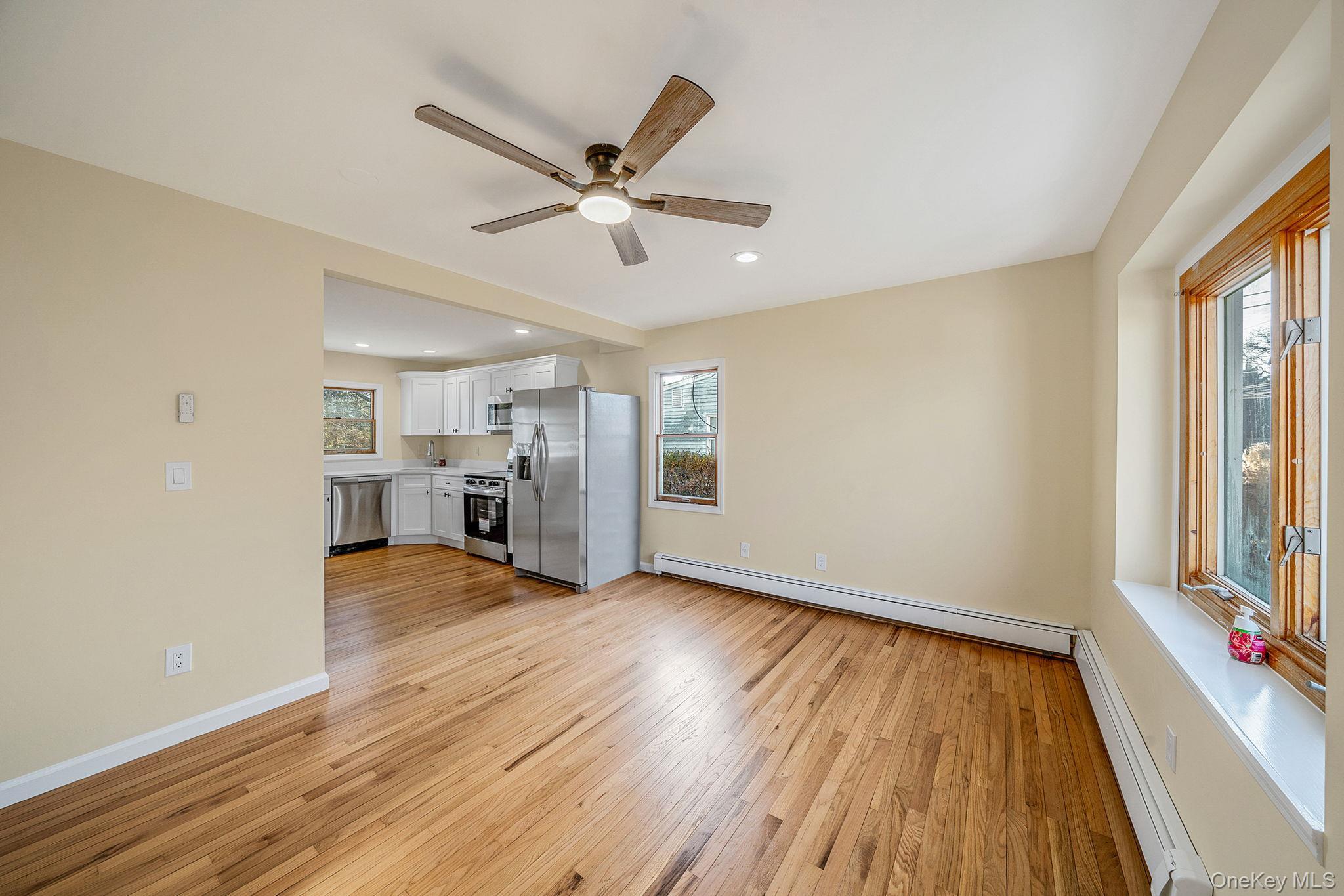 Single Family Walnut Suffolk County, NY 11772, MLS-943382-7