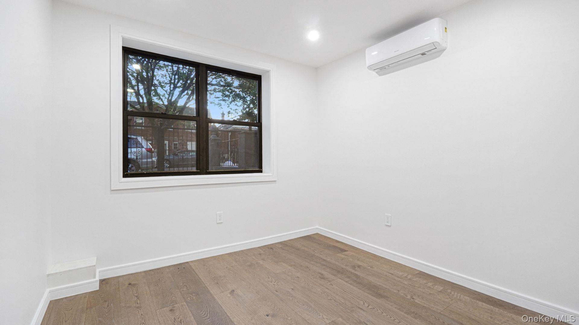 Single Family 224th Bronx, NY 10466, MLS-943389-12