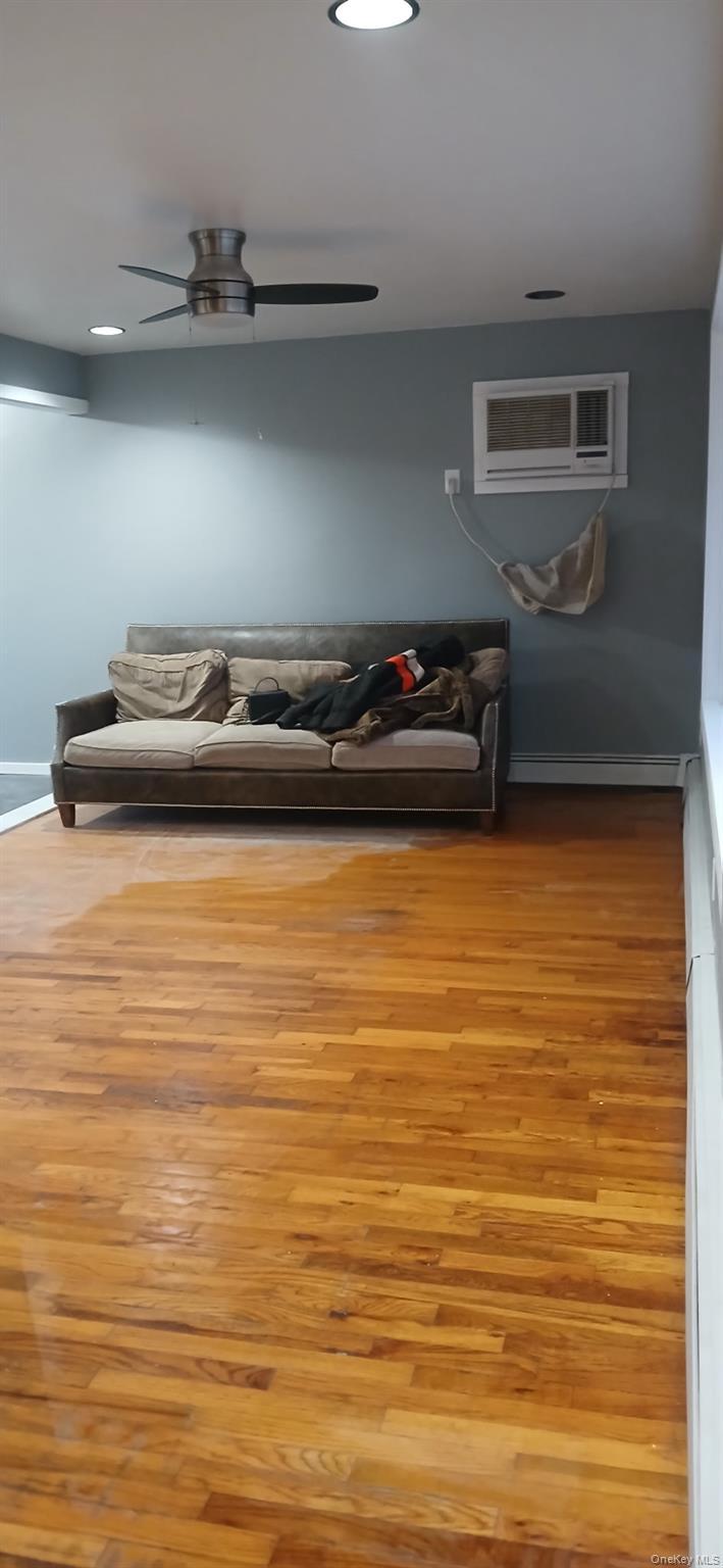 Single Family Noble Suffolk County, NY 11703, MLS-943403-11