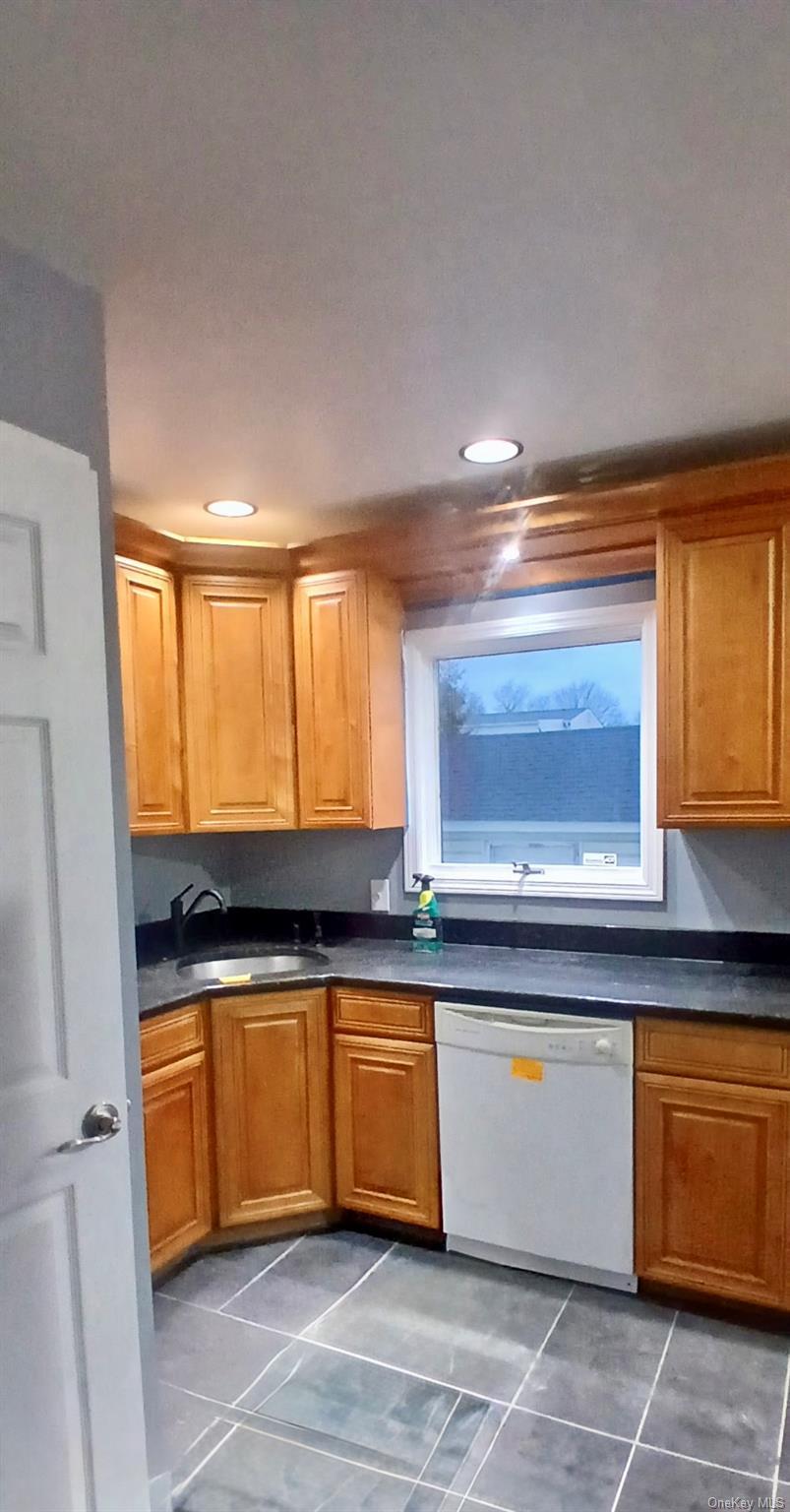 Single Family Noble Suffolk County, NY 11703, MLS-943403-13