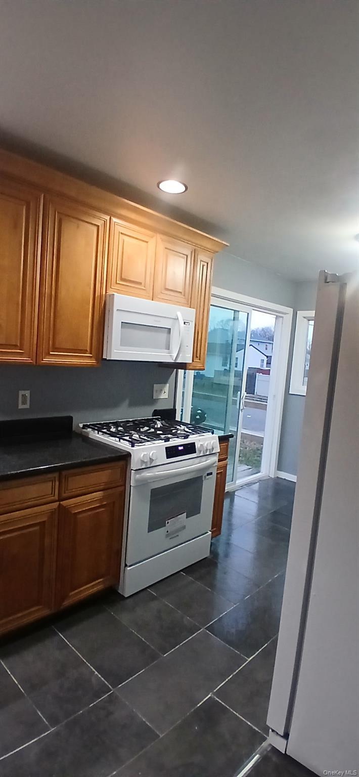 Single Family Noble Suffolk County, NY 11703, MLS-943403-15