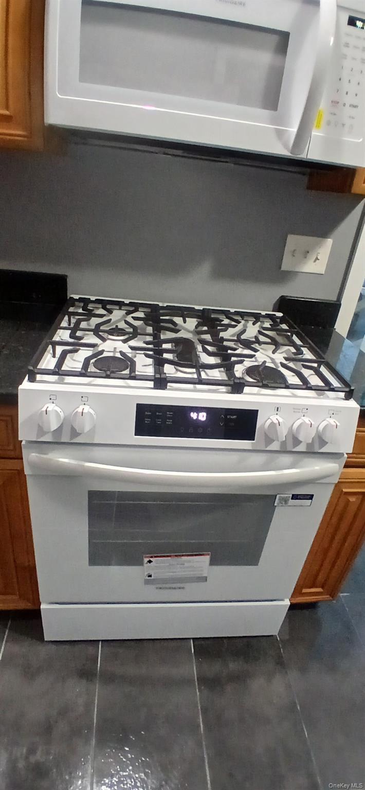 Single Family Noble Suffolk County, NY 11703, MLS-943403-17