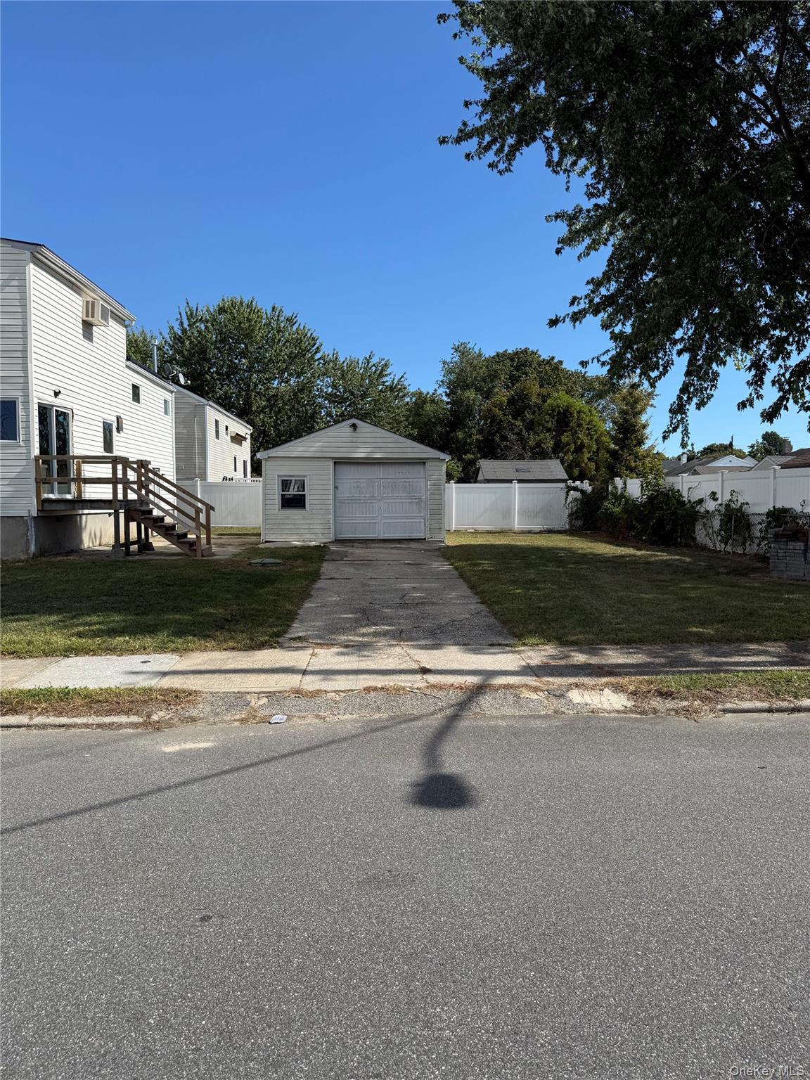 Single Family Noble Suffolk County, NY 11703, MLS-943403-4
